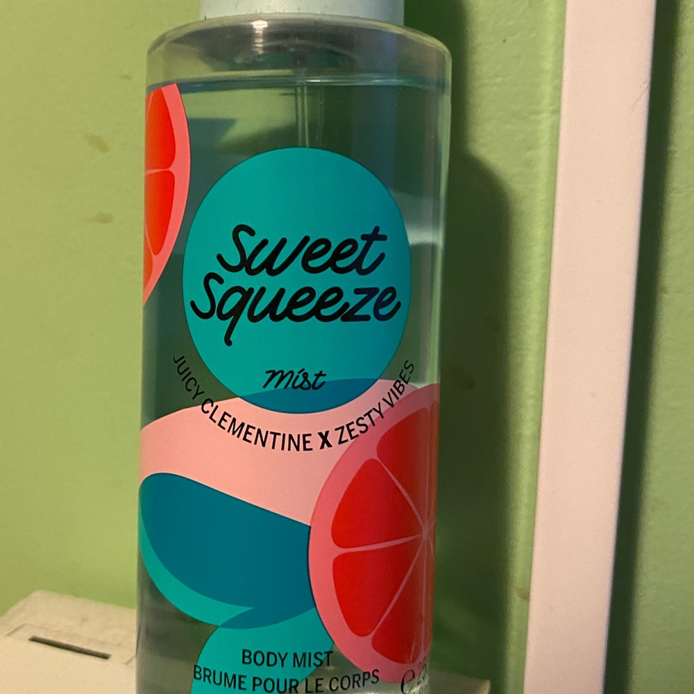 VS Pink Sweet Squeeze - Picture 2 of 6